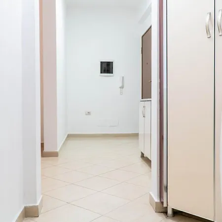 Valona Apartment *